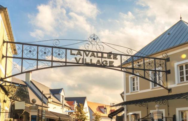Magic Studio - Disneyland Paris Shopping Village 9 Minutes Chessy  Buitenkant foto